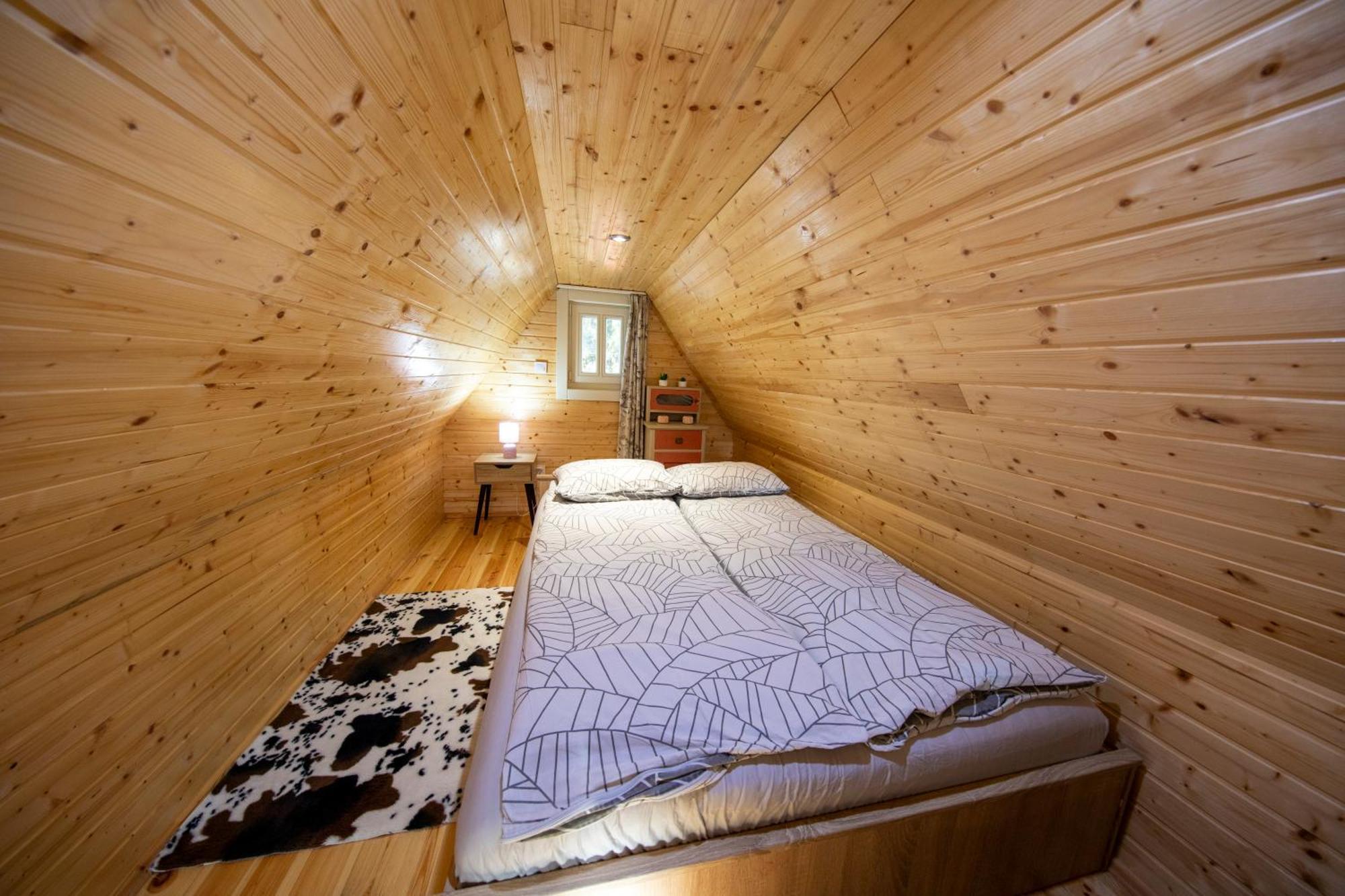 Cabana Adrienne Izvoru Mureşului Buitenkant foto