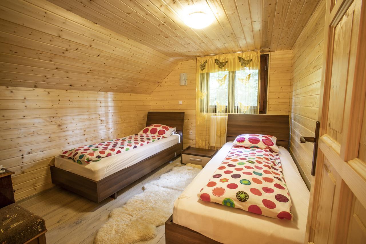 Cabana Adrienne Izvoru Mureşului Buitenkant foto